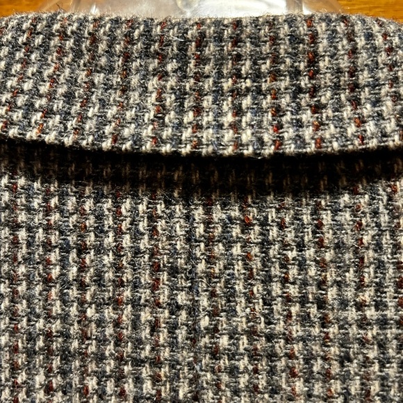 Tweed sport coat with browns and grays - Picture 2 of 9